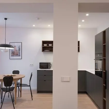 Lägenhet Downtown Getaway By Prime Iii